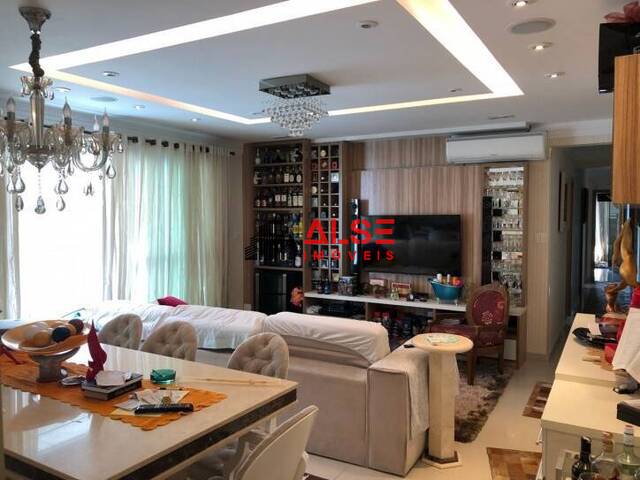 #6798F - Apartamento para Venda em Santos - SP
